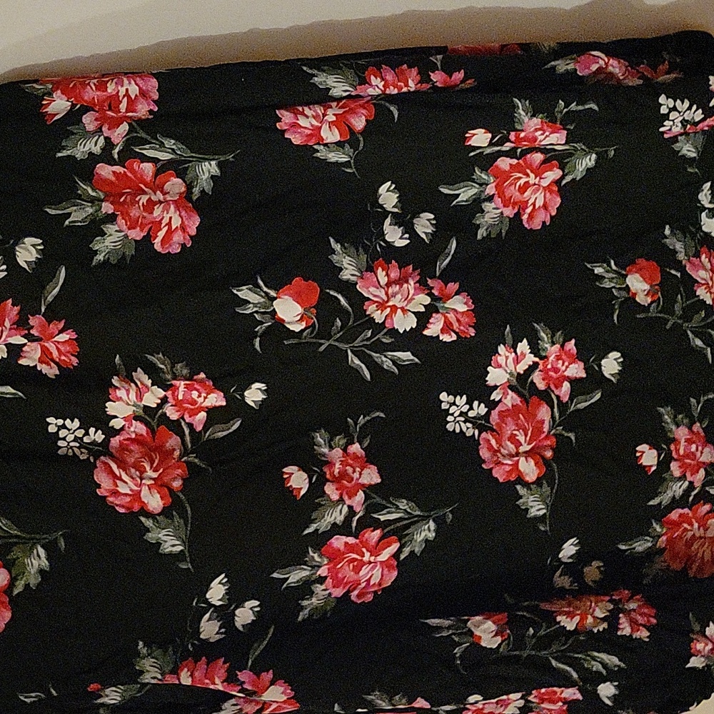 Old Navy Black Floral Blouse with Pink Accents XL Bundle 3/$8 💲 - Picture 4 of 4
